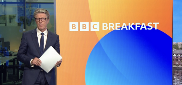 BBC团队警告贝鲁特冲突“放下相机”,粉丝恳求“注意安全”